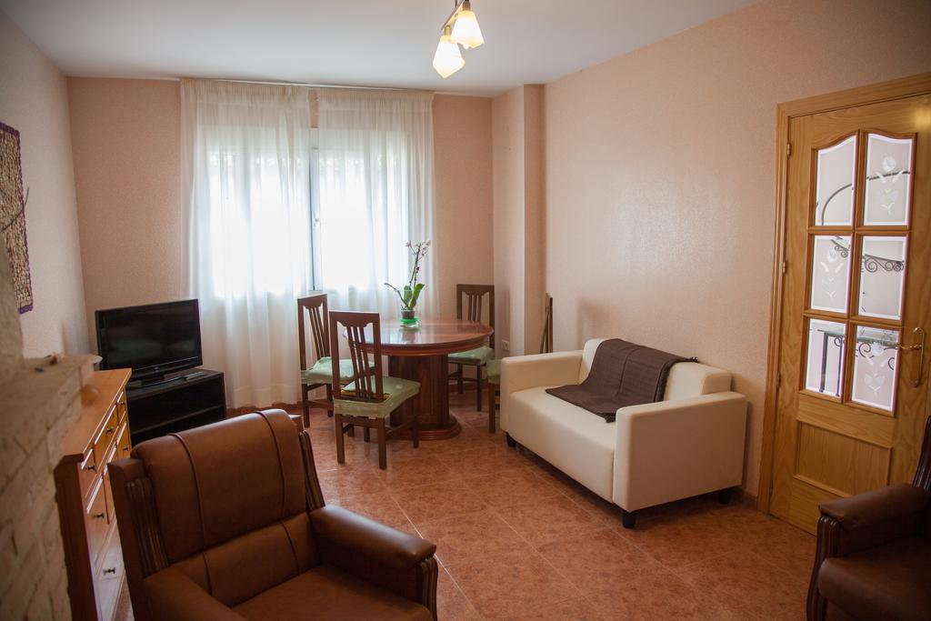 Casa Rural Marchena Navahermosa  エクステリア 写真